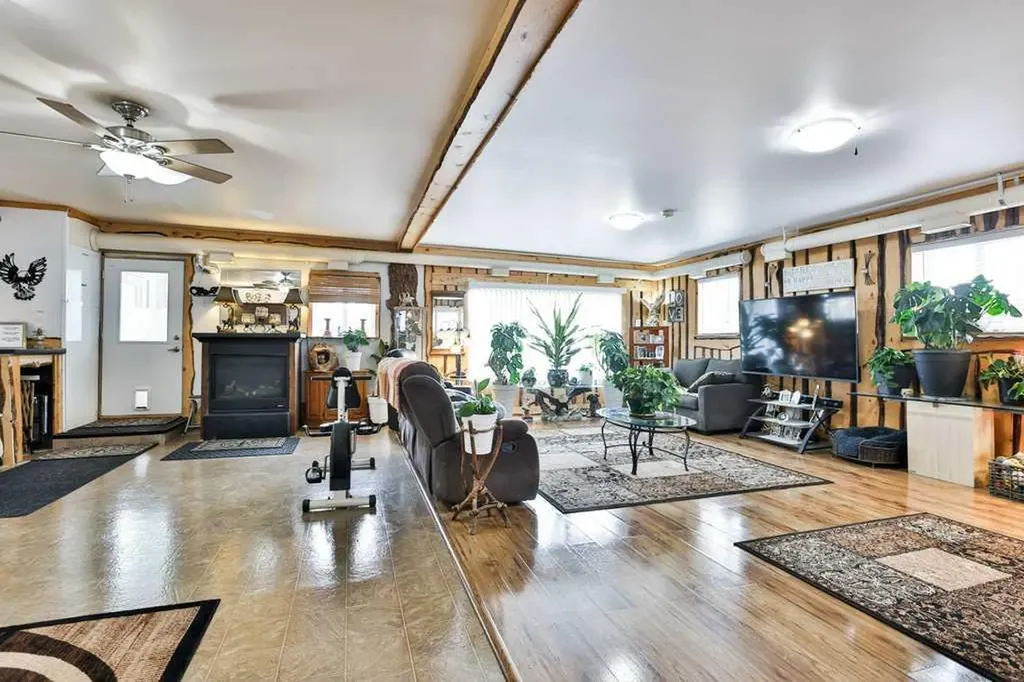 5062 50 Avenue Stavely AB T0L 1Z0