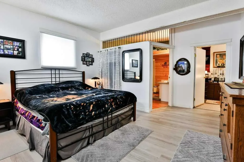 5062 50 Avenue Stavely AB T0L 1Z0