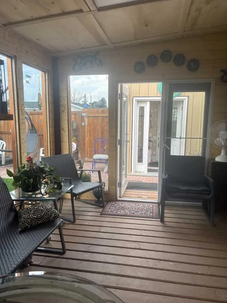 5062 50 Avenue Stavely AB T0L 1Z0