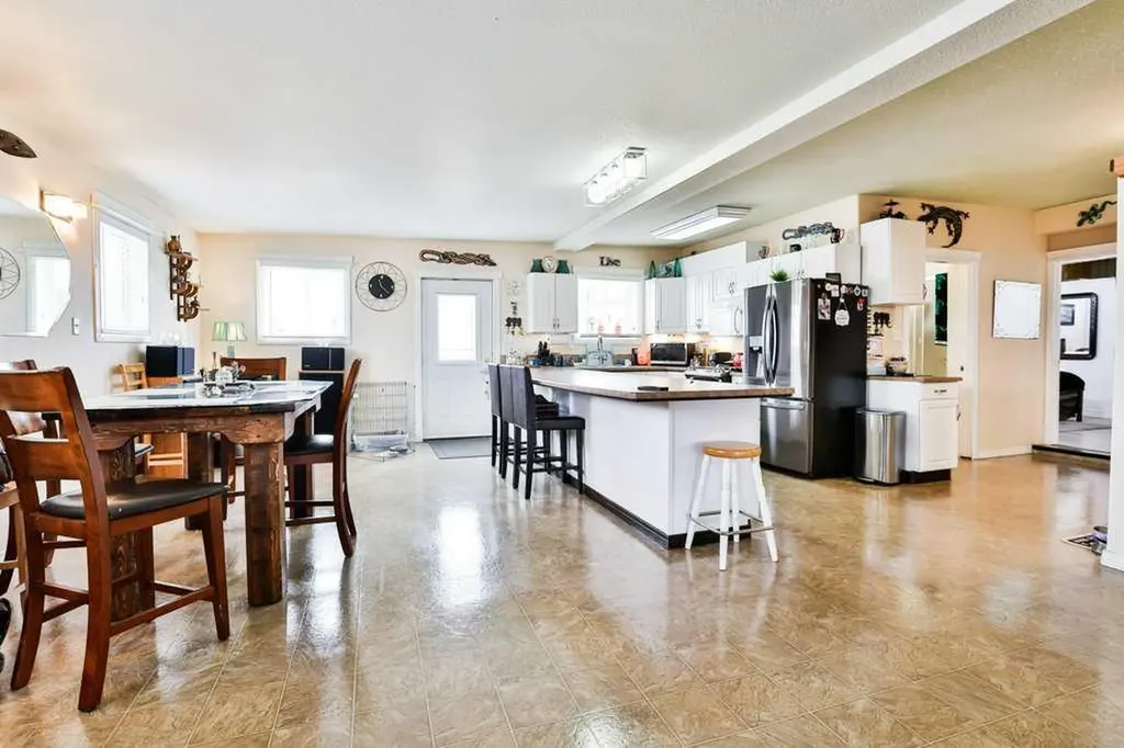 5062 50 Avenue Stavely AB T0L 1Z0