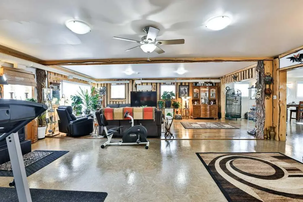 5062 50 Avenue Stavely AB T0L 1Z0