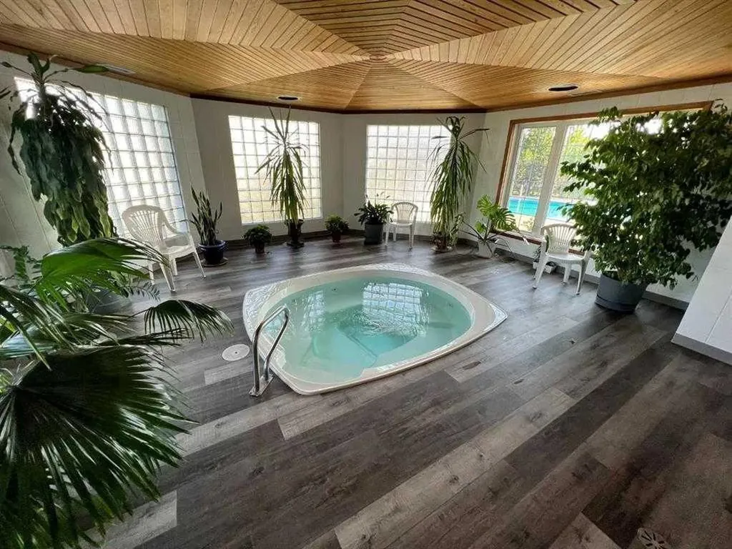 99 Arbour Lake Road NW Calgary AB T3G 4E4