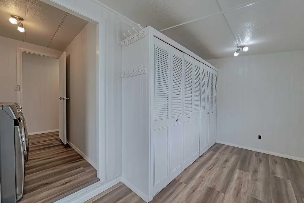99 Arbour Lake Road NW Calgary AB T3G 4E4