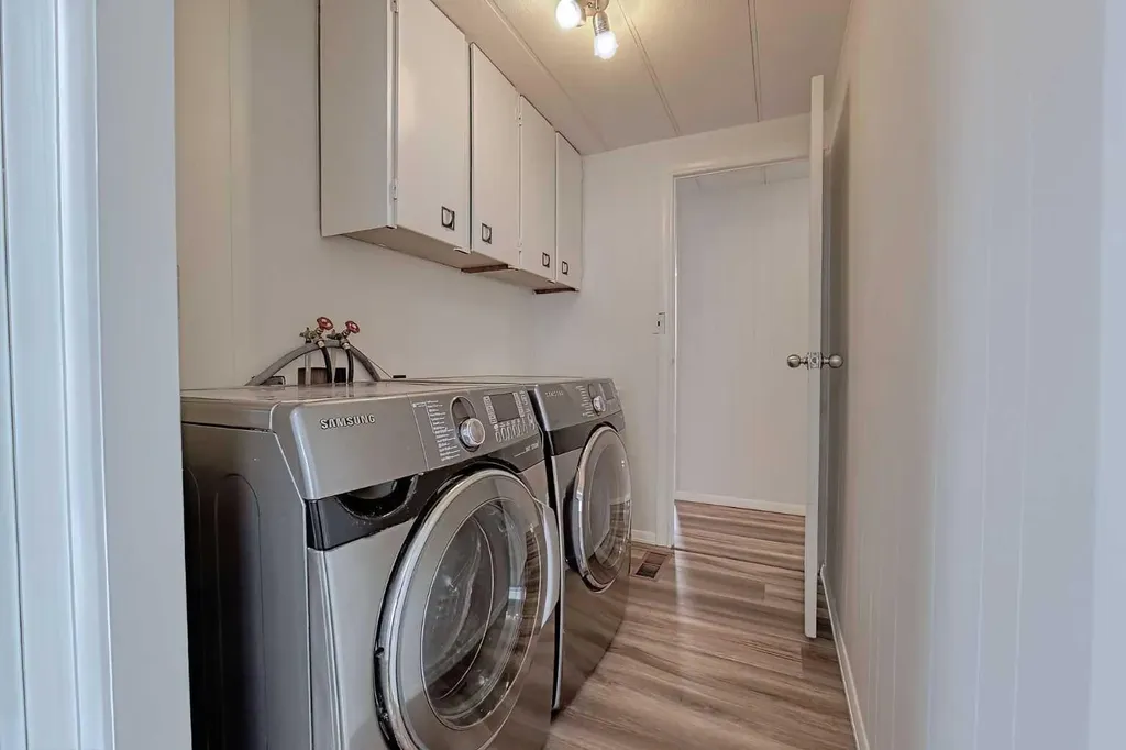 99 Arbour Lake Road NW Calgary AB T3G 4E4