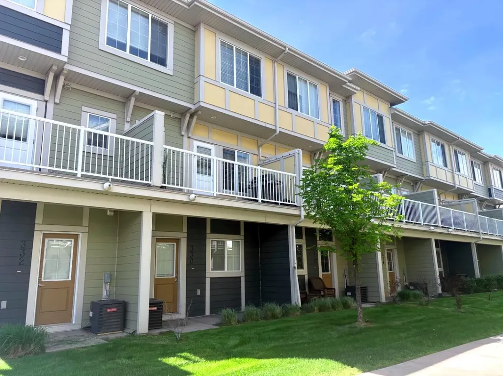 330 Marquis Lane SE Calgary AB T3M2G6