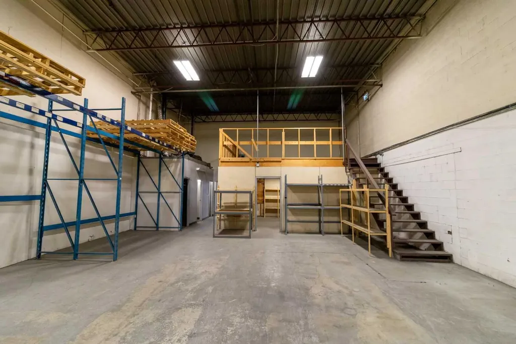7026 30 Street SE Calgary AB t2c1j9