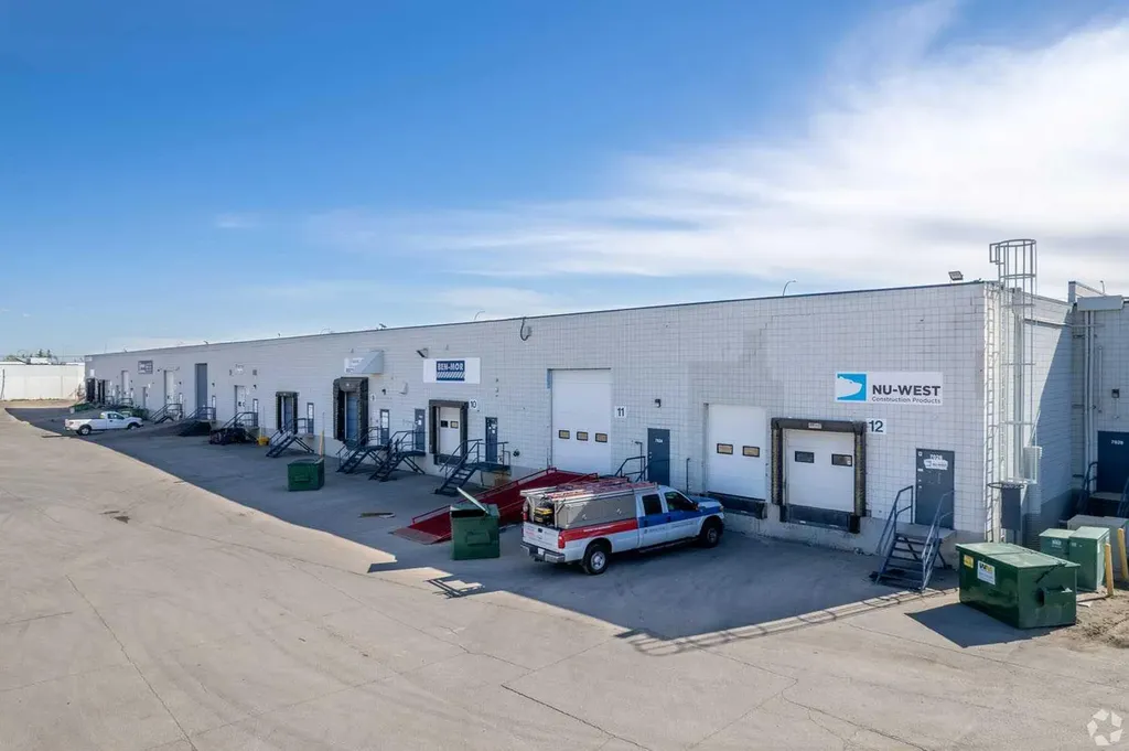 7026 30 Street SE Calgary AB t2c1j9