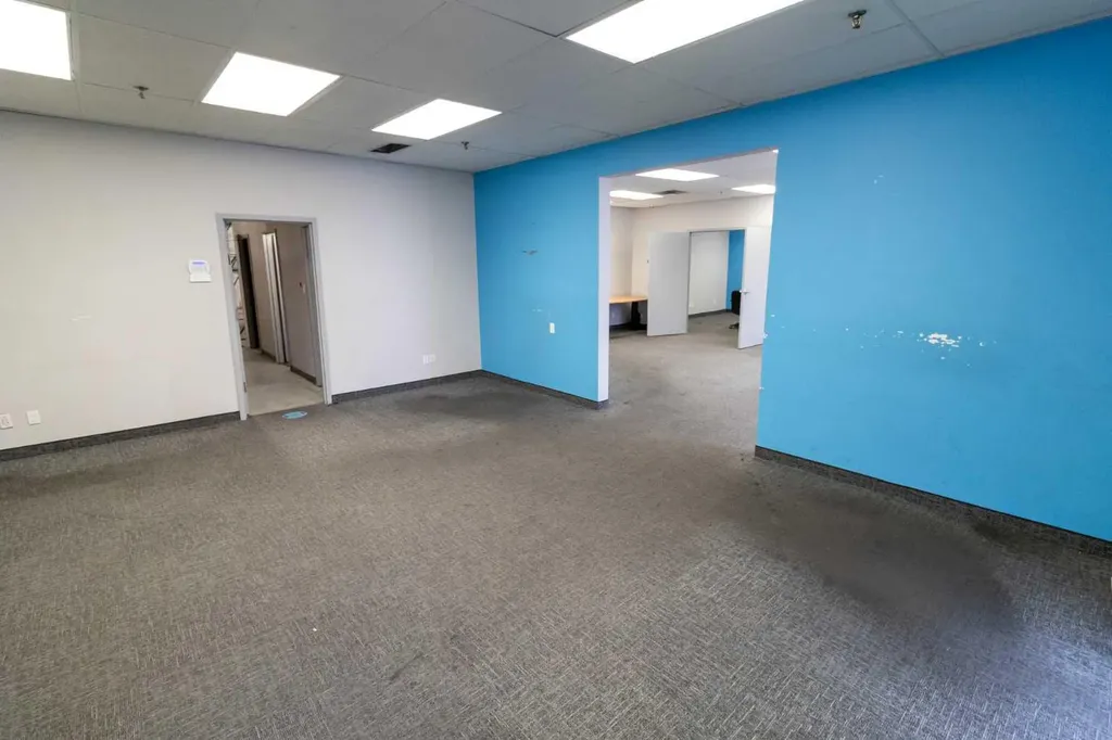 7026 30 Street SE Calgary AB t2c1j9