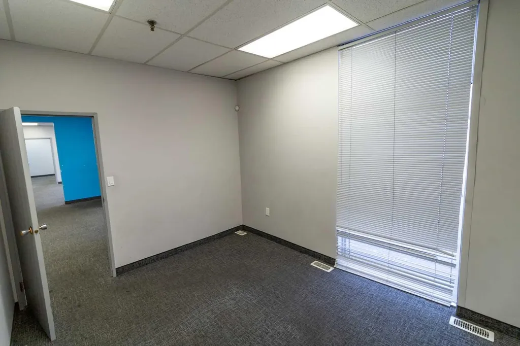 7026 30 Street SE Calgary AB t2c1j9