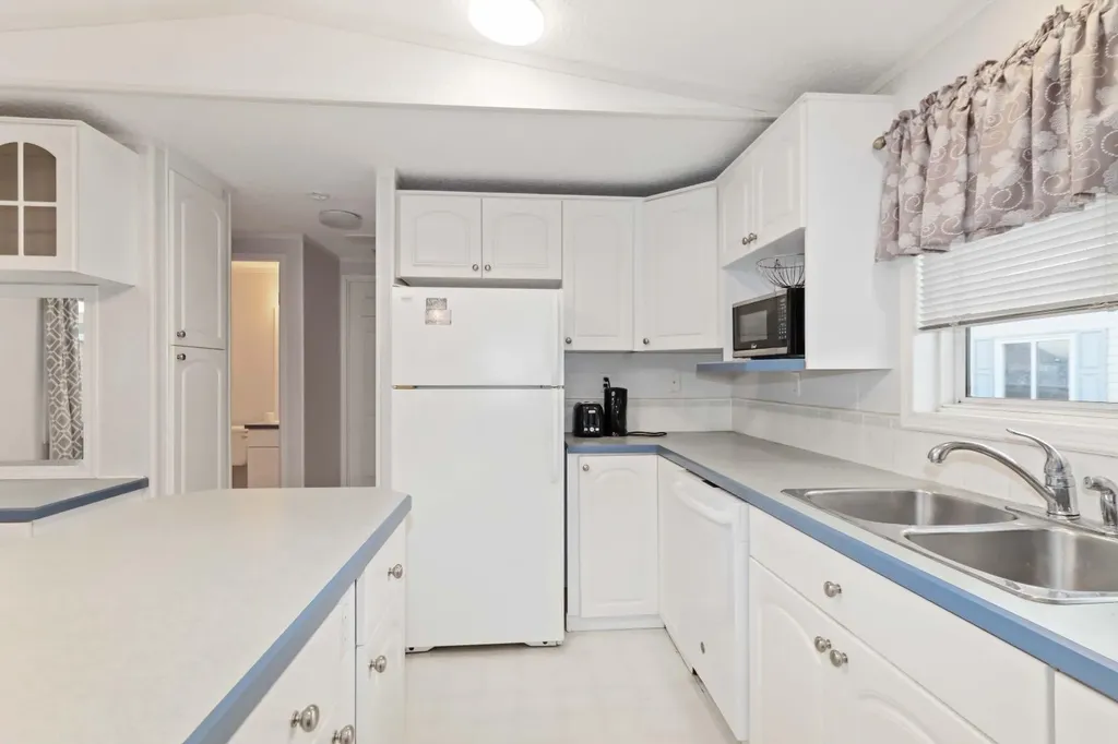 210 Grant Way Fort Mcmurray AB T9H 5J2