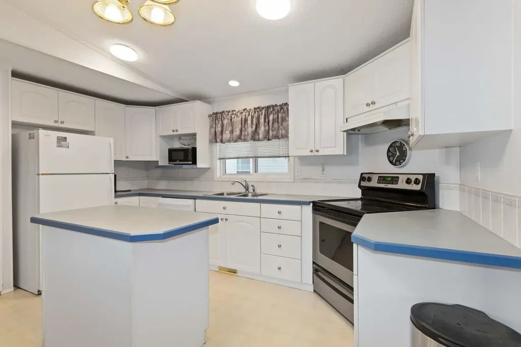 210 Grant Way Fort Mcmurray AB T9H 5J2
