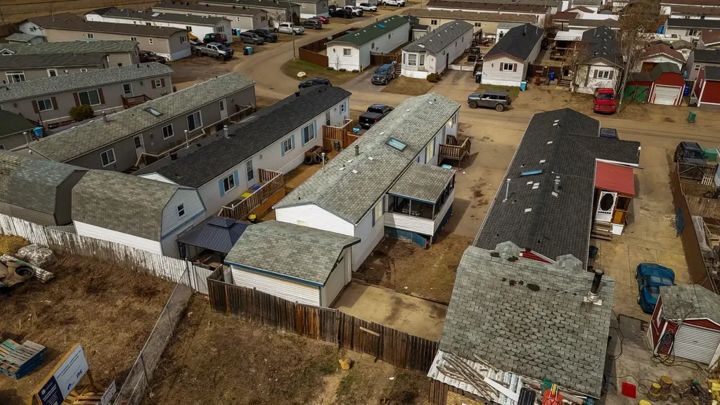 210 Grant Way Fort Mcmurray AB T9H 5J2