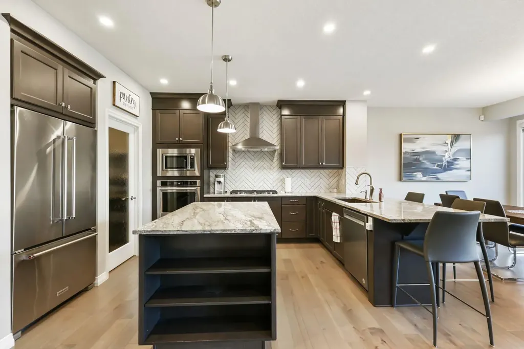 370 Magnolia Heath SE Calgary AB T3M 2X4