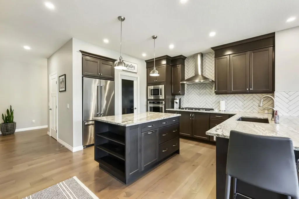 370 Magnolia Heath SE Calgary AB T3M 2X4