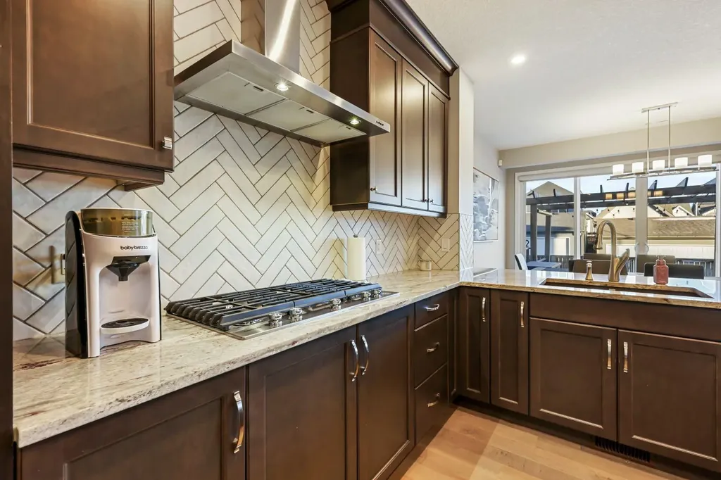 370 Magnolia Heath SE Calgary AB T3M 2X4