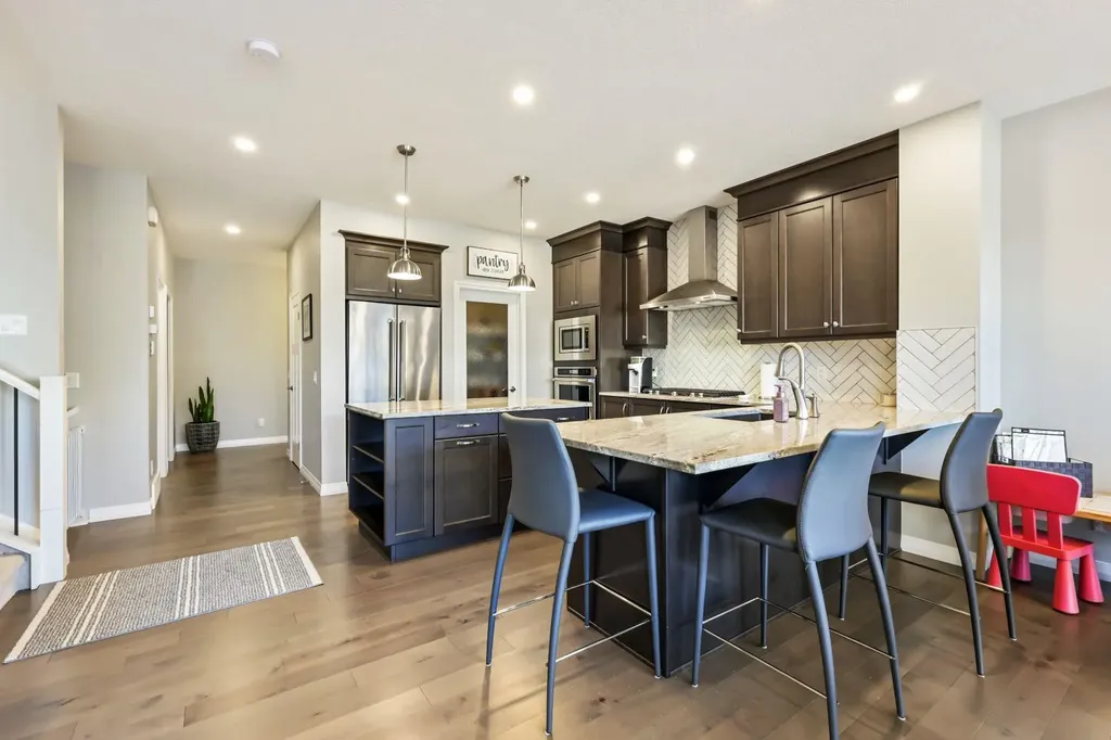 370 Magnolia Heath SE Calgary AB T3M 2X4