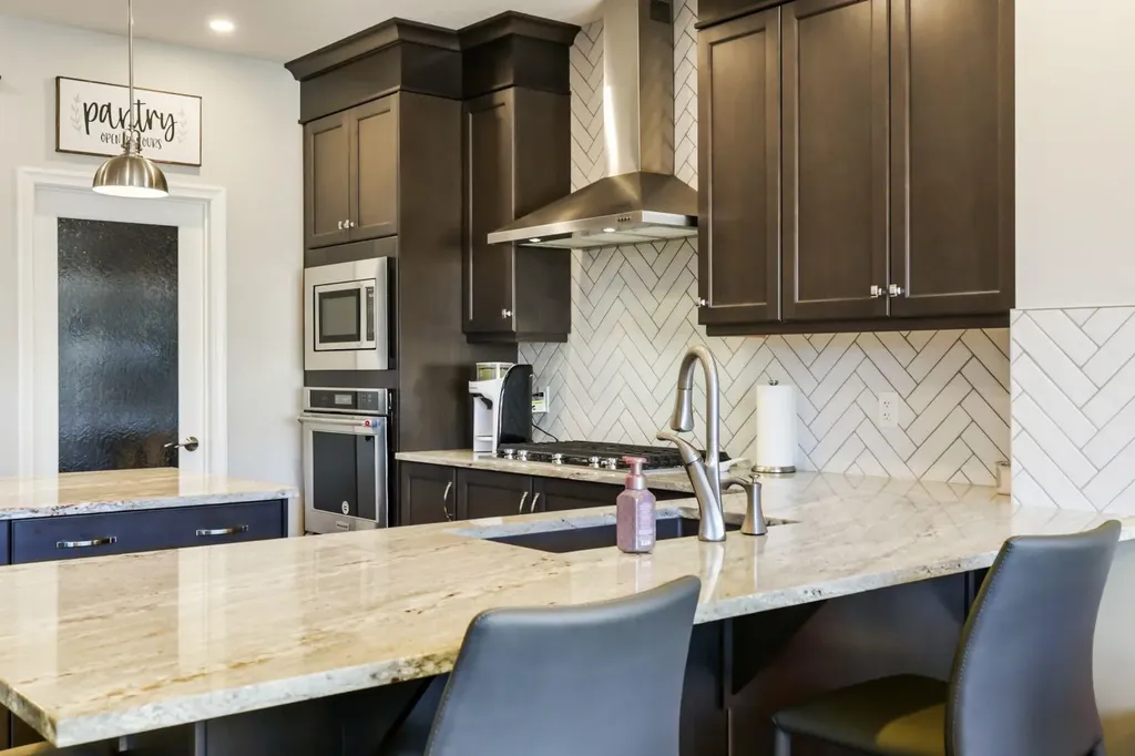 370 Magnolia Heath SE Calgary AB T3M 2X4