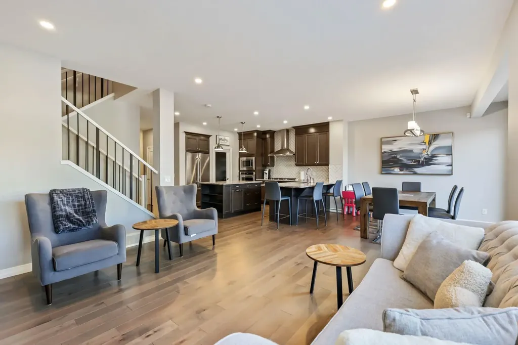 370 Magnolia Heath SE Calgary AB T3M 2X4
