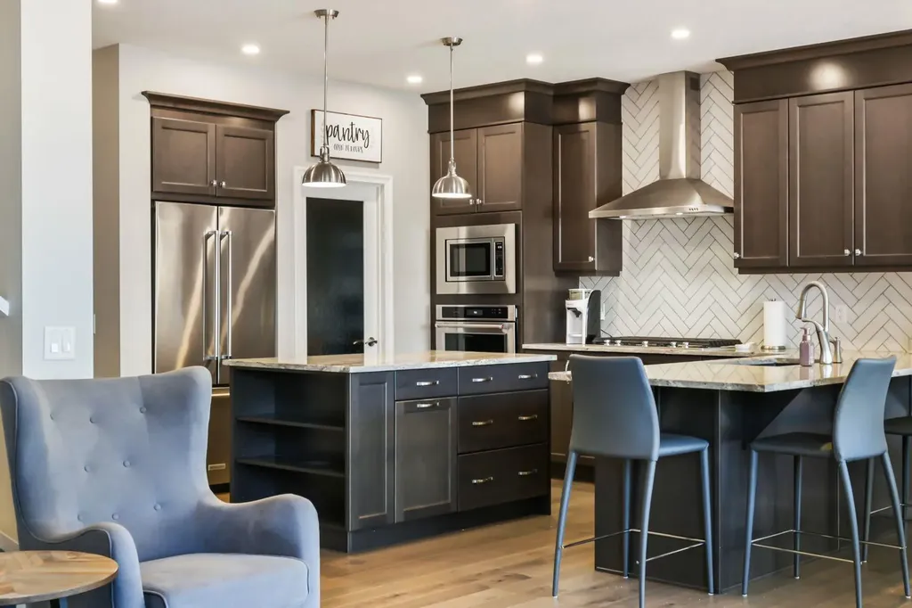 370 Magnolia Heath SE Calgary AB T3M 2X4