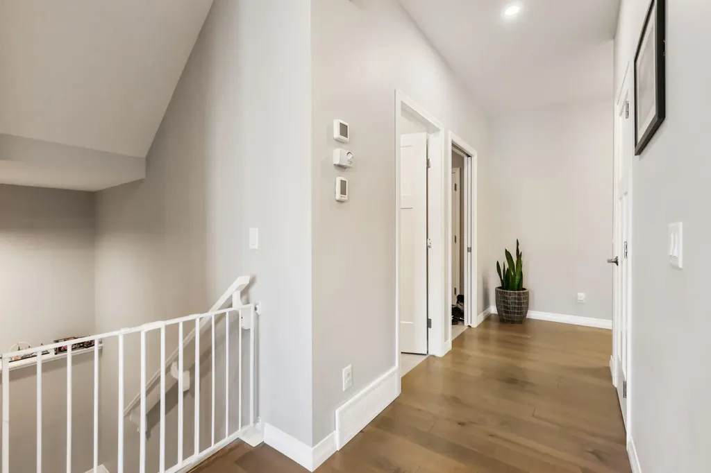 370 Magnolia Heath SE Calgary AB T3M 2X4