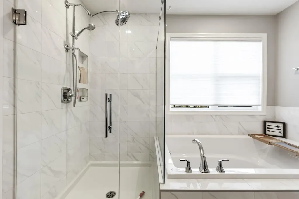 370 Magnolia Heath SE Calgary AB T3M 2X4