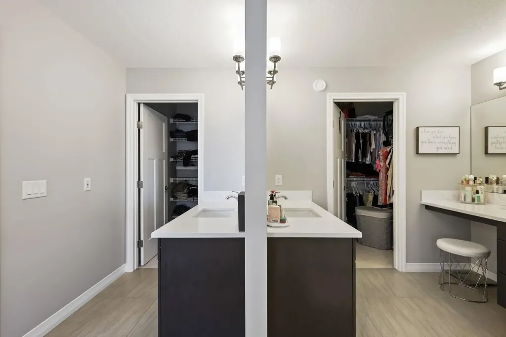 370 Magnolia Heath SE Calgary AB T3M 2X4