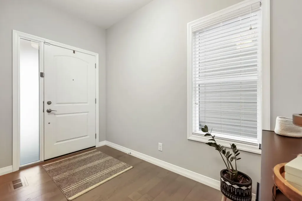 370 Magnolia Heath SE Calgary AB T3M 2X4