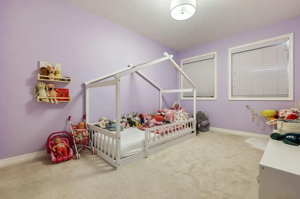 370 Magnolia Heath SE Calgary AB T3M 2X4