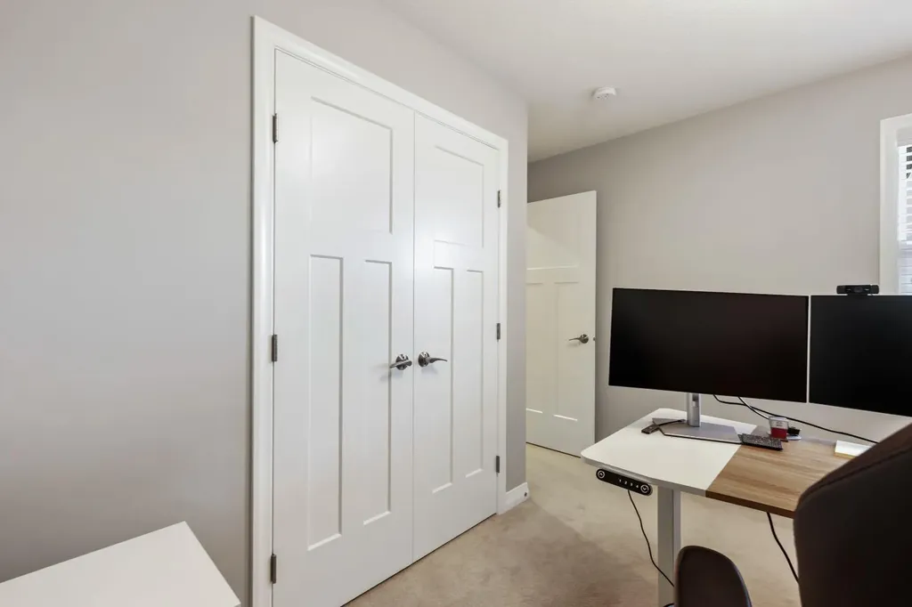 370 Magnolia Heath SE Calgary AB T3M 2X4
