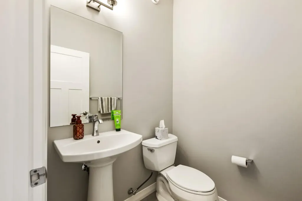 370 Magnolia Heath SE Calgary AB T3M 2X4