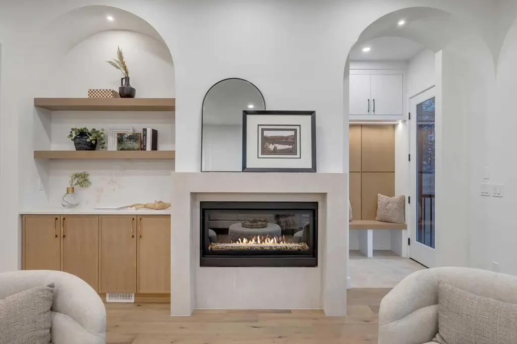 2212 35 Street SW Calgary AB T3E 2X8