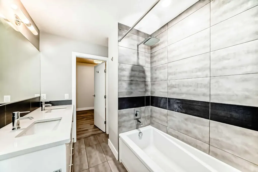 1521 26 Avenue SW Calgary AB T2T1C4
