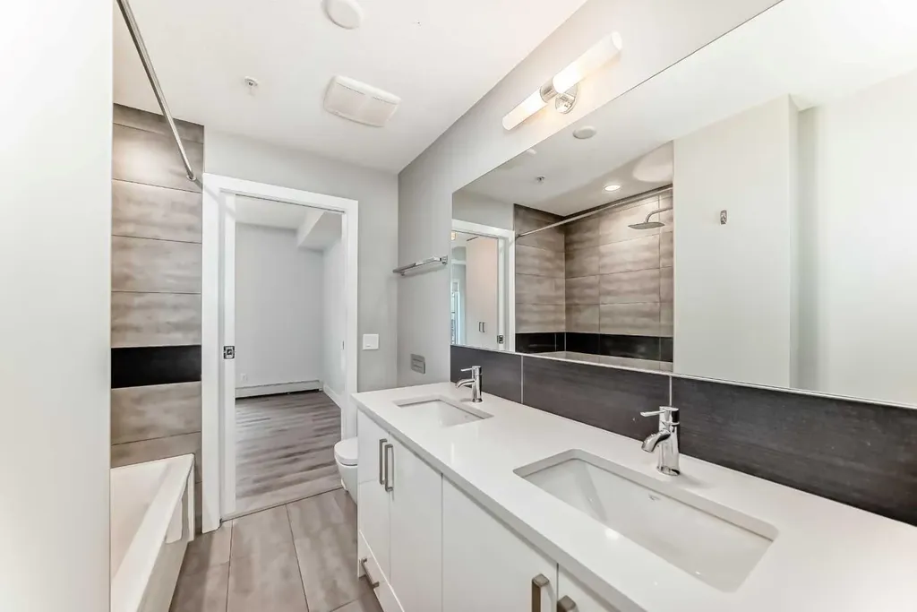 1521 26 Avenue SW Calgary AB T2T1C4