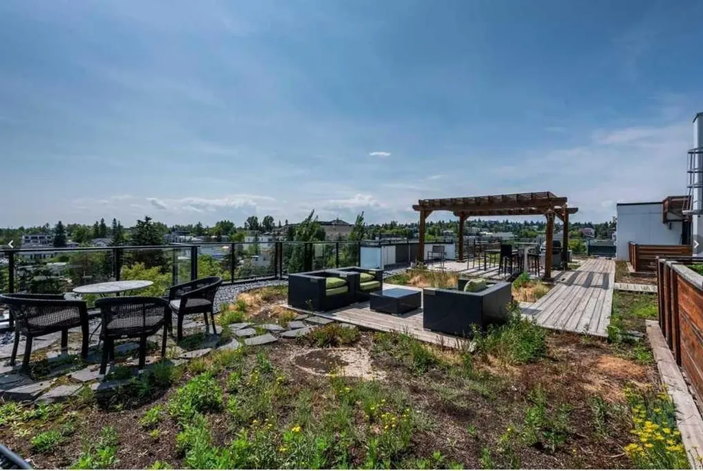 1521 26 Avenue SW Calgary AB T2T1C4