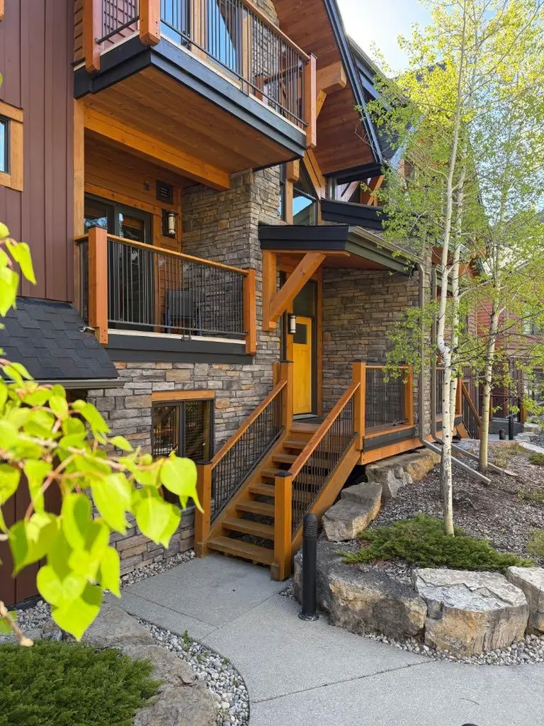 101E Stewart Creek Landing Canmore AB T1W 0E3