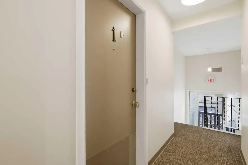 6131 Bowness Road NW Calgary AB T3B 0C9