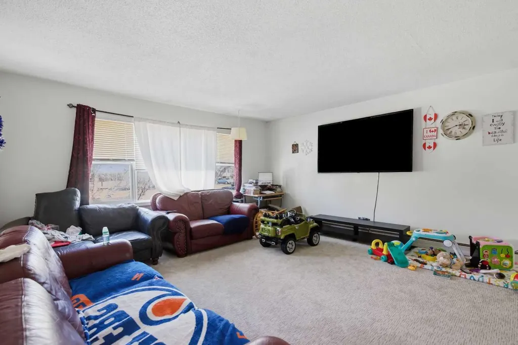 6131 Bowness Road NW Calgary AB T3B 0C9
