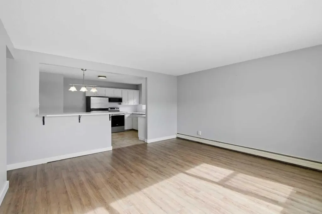 6131 Bowness Road NW Calgary AB T3B 0C9