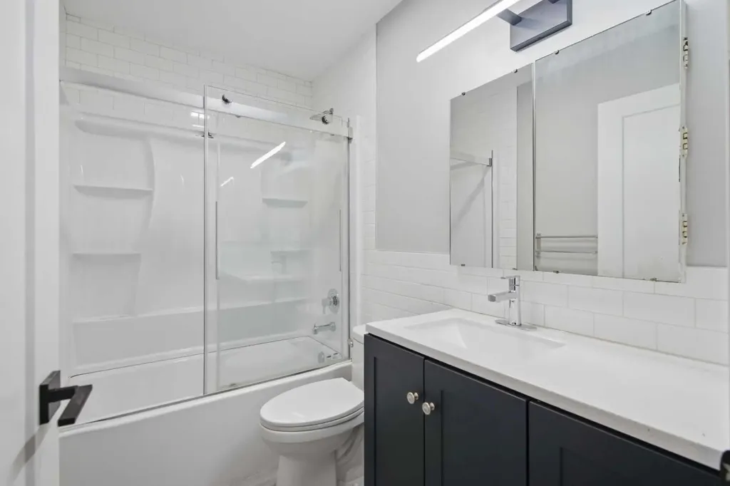6131 Bowness Road NW Calgary AB T3B 0C9