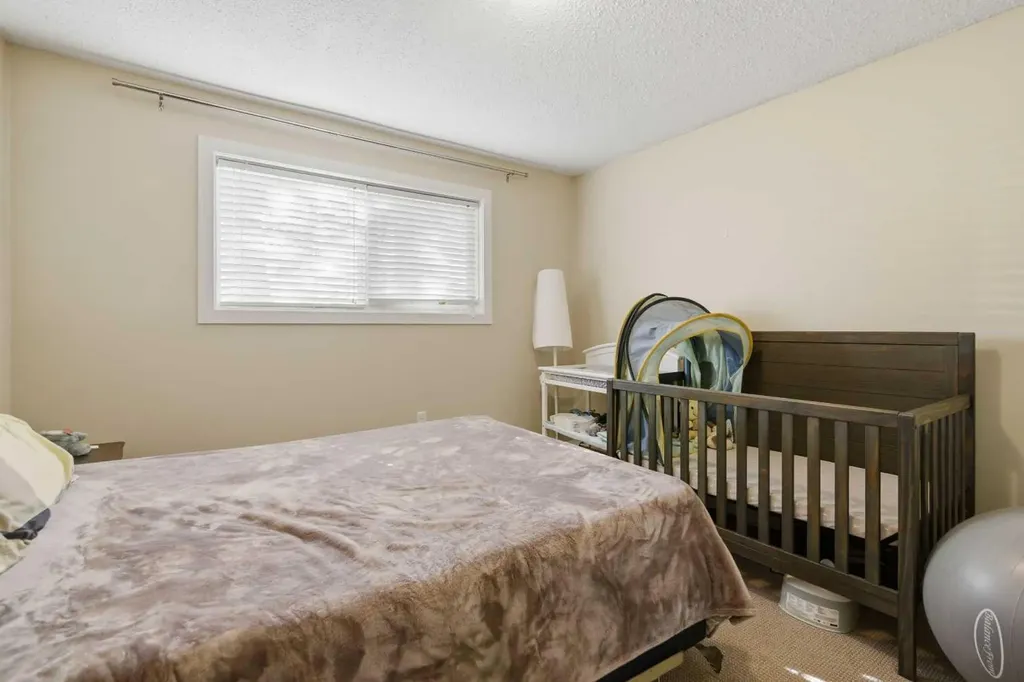 6131 Bowness Road NW Calgary AB T3B 0C9