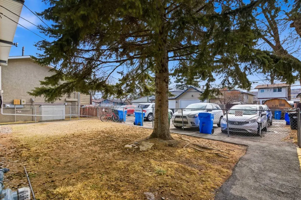 6131 Bowness Road NW Calgary AB T3B 0C9