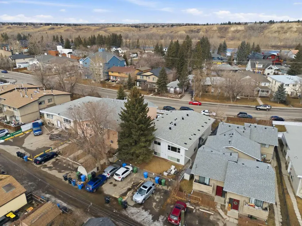 6131 Bowness Road NW Calgary AB T3B 0C9