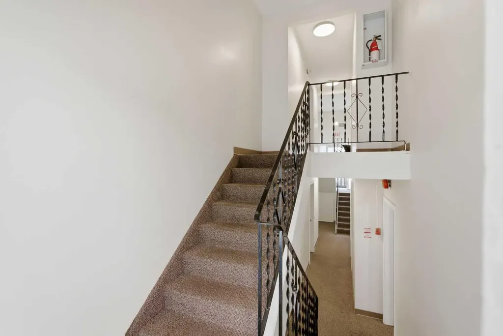 6131 Bowness Road NW Calgary AB T3B 0C9