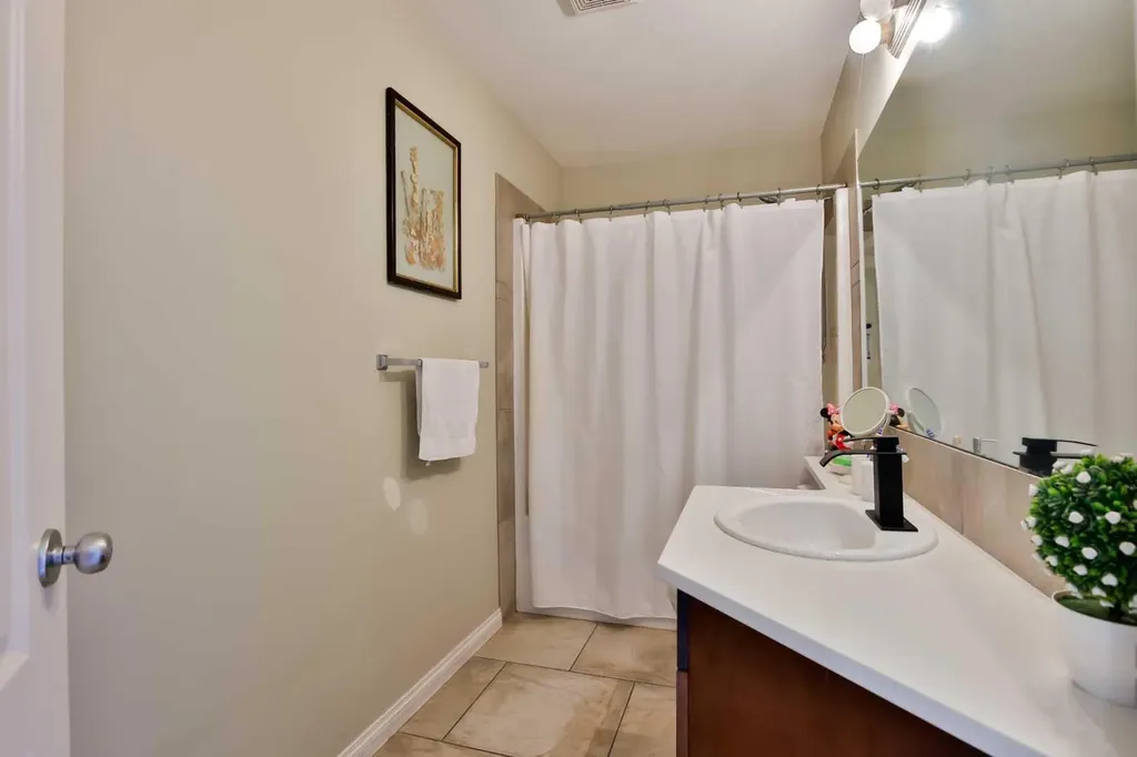 66 Coalbanks Gate W Lethbridge AB T1J 2A1