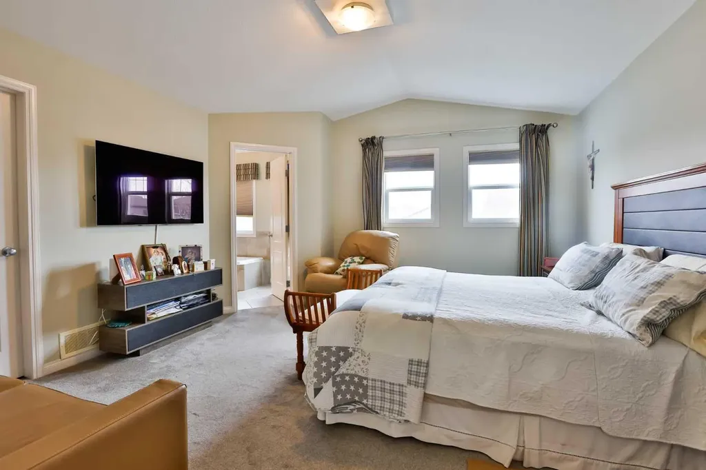 66 Coalbanks Gate W Lethbridge AB T1J 2A1