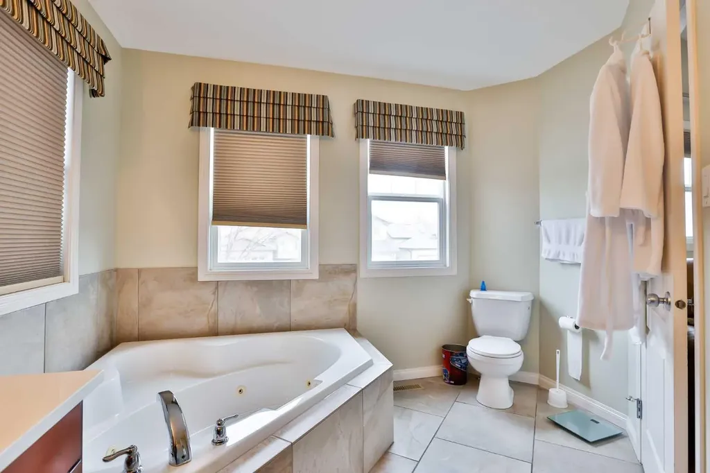 66 Coalbanks Gate W Lethbridge AB T1J 2A1