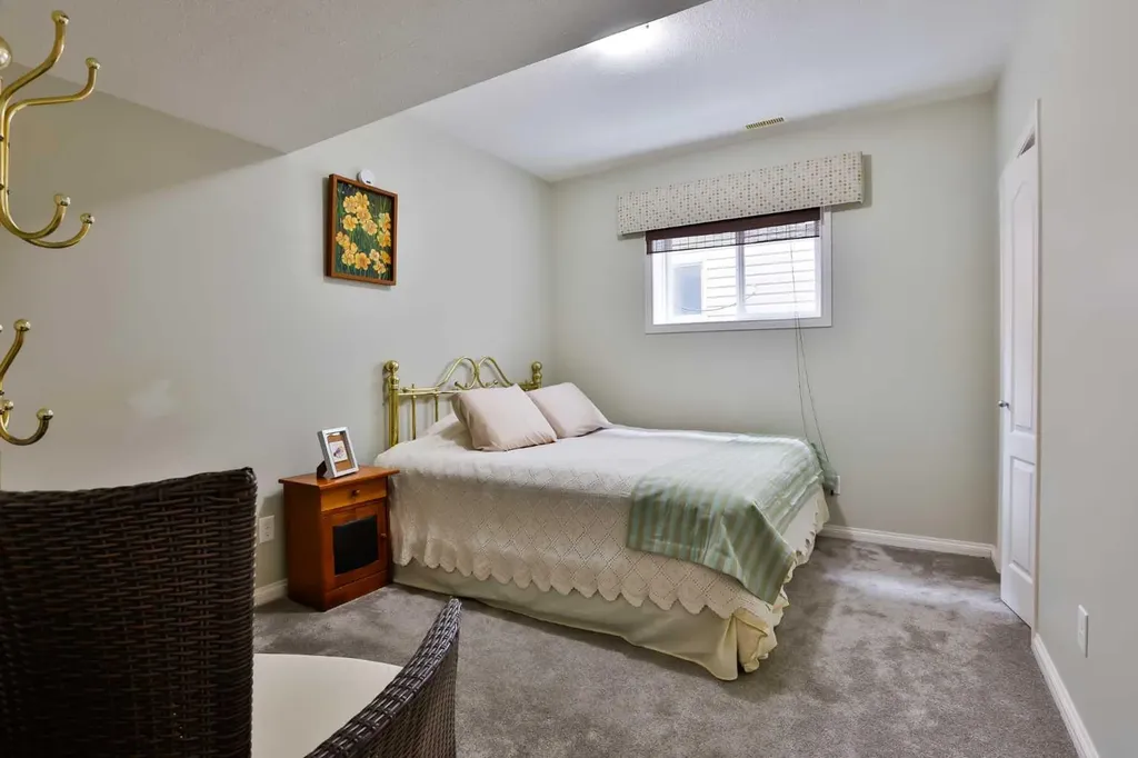 66 Coalbanks Gate W Lethbridge AB T1J 2A1