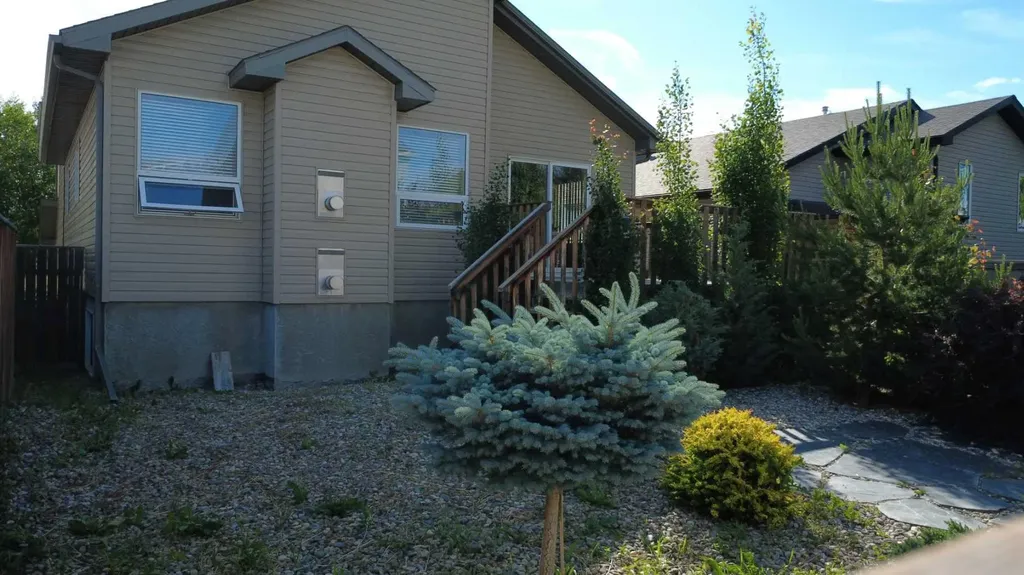 66 Coalbanks Gate W Lethbridge AB T1J 2A1