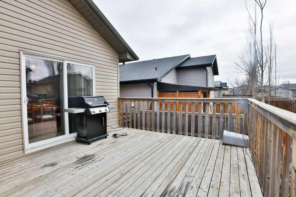 66 Coalbanks Gate W Lethbridge AB T1J 2A1