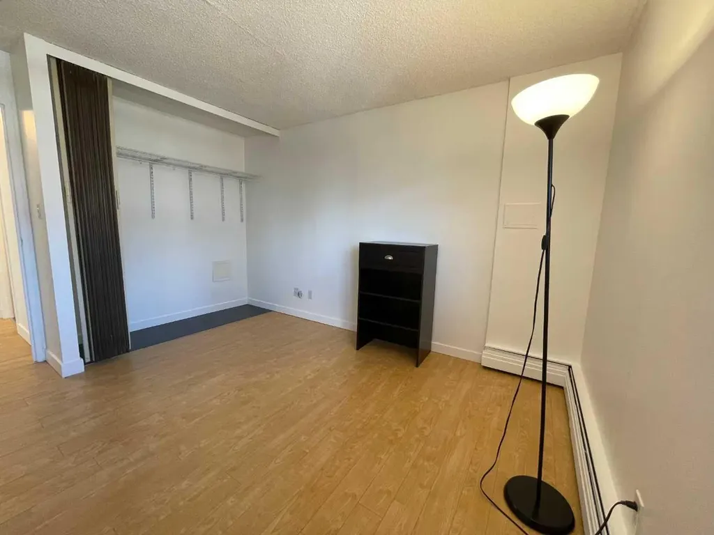 340 14 Avenue SW Calgary AB T2R 0M4